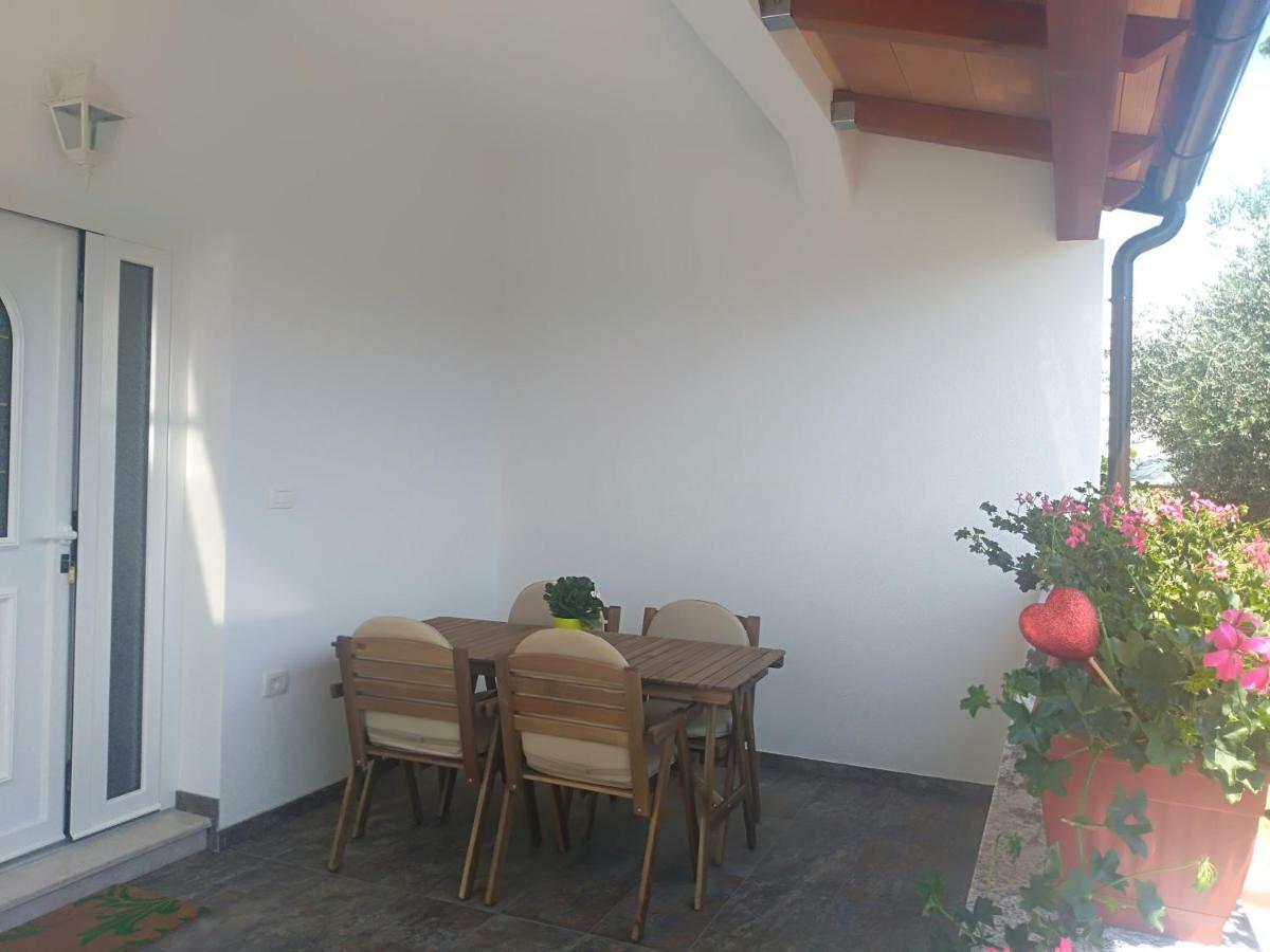 Apartment Ivana Novigrad  Luaran gambar
